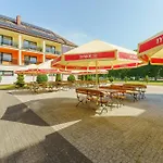 Centrum Rehabilitacyjno - Wczasowe Amber אתר נופש